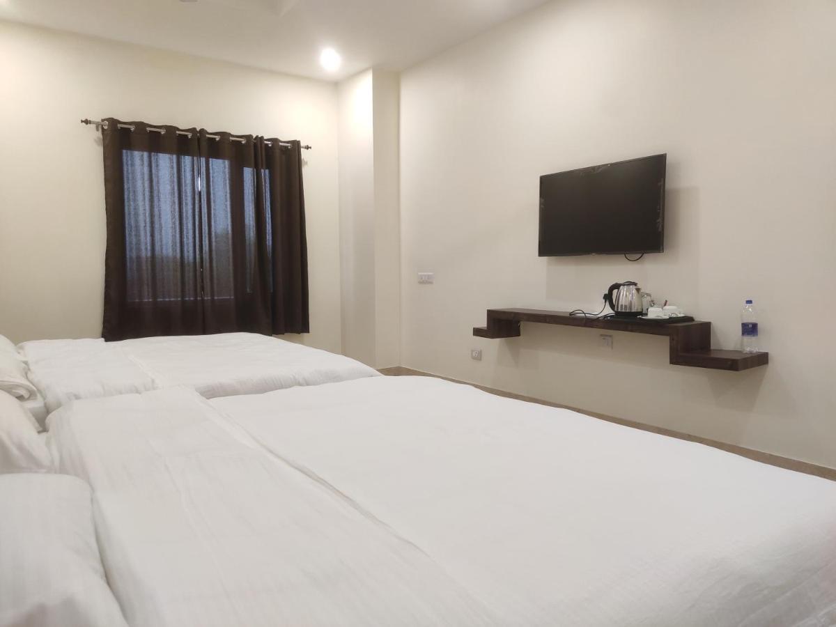 Antares By Rajlaxmi Lucknow Exterior foto