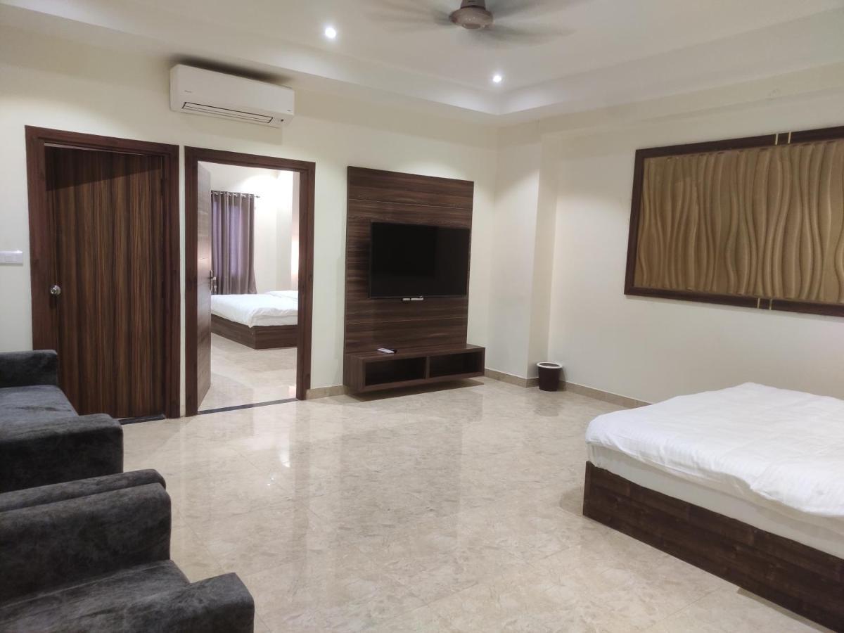 Antares By Rajlaxmi Lucknow Exterior foto